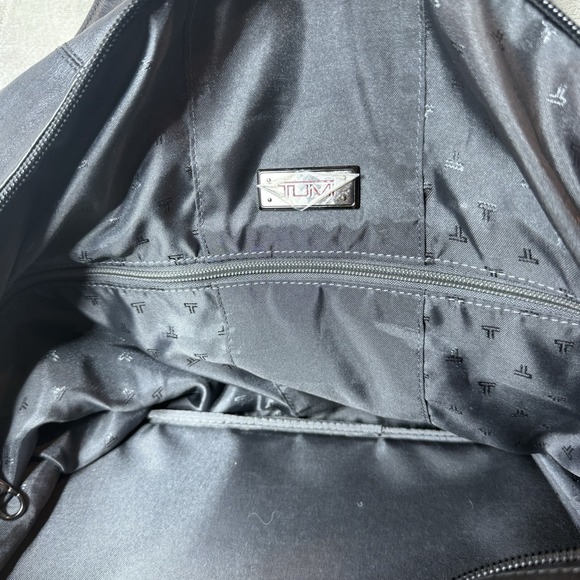 TUMI 22"x10"x17" Black LEATHER Weekender Duffel DUFFLE BAG Travel 92153D4 *Read* - Picture 5 of 13